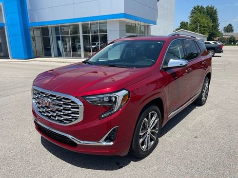 Used 2020 GMC Terrain Denali image 2