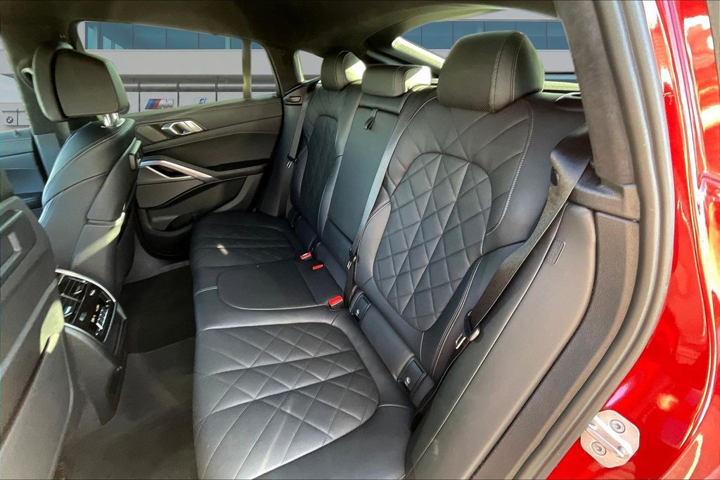 Used 2023 BMW X6 xDrive40i w/ M Sport Package AWD/4WD image 22