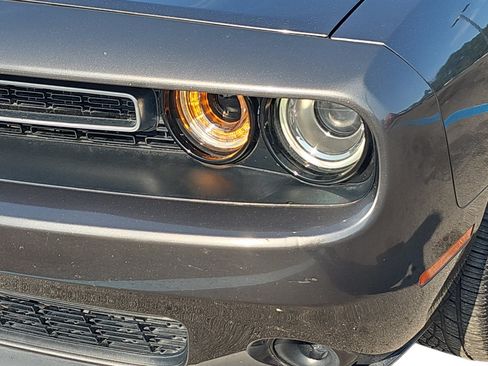 Used 2019 Dodge Challenger SXT RWD image 27