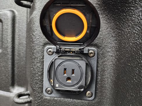 Used 2024 GMC Sierra 2500 SLE w/ SLE Value Package; image 28