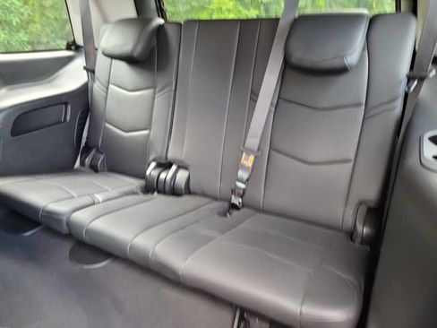 Used 2019 Cadillac Escalade Premium Luxury RWD image 27