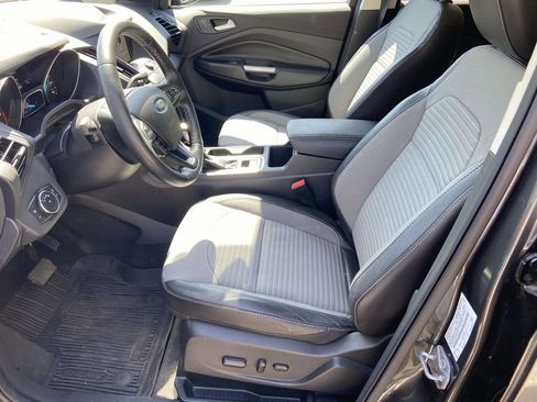 Used 2019 Ford Escape SE FWD image 18