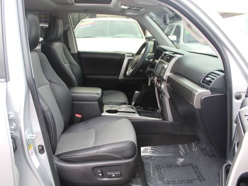 Used 2015 Toyota 4Runner SR5 Premium image 24