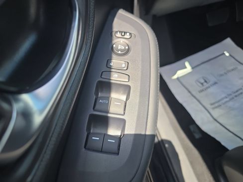 Certified 2025 Honda HR-V LX image 13