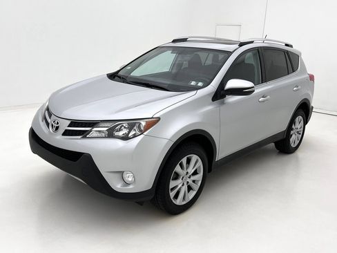 Used 2015 Toyota RAV4 Limited AWD/4WD image 4