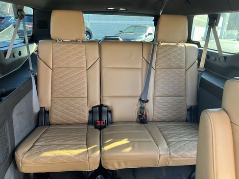 Used 2023 Cadillac Escalade ESV Sport w/ Touring Package image 25