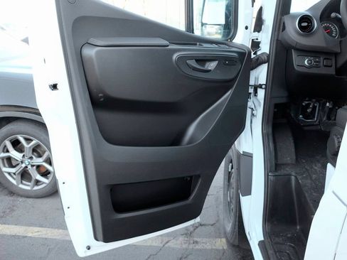 Used 2026 Mercedes-Benz Sprinter 2500 image 8