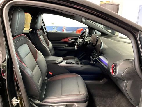 Used 2024 Chevrolet Equinox EV RS FWD image 11