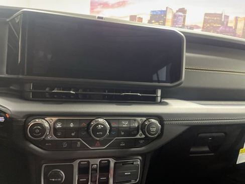 New 2025 Jeep Gladiator Sport image 14