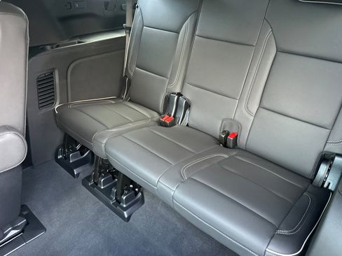 New 2025 Chevrolet Suburban Premier image 16