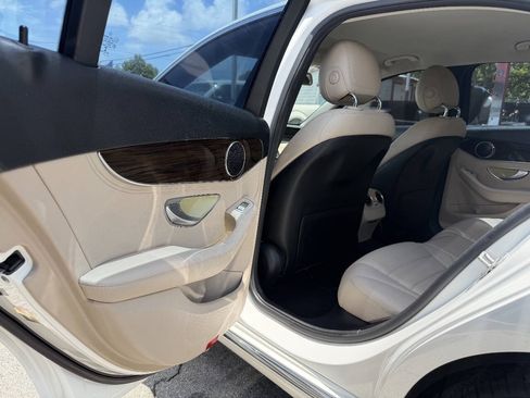 Used 2015 Mercedes-Benz C 300 Sedan image 14