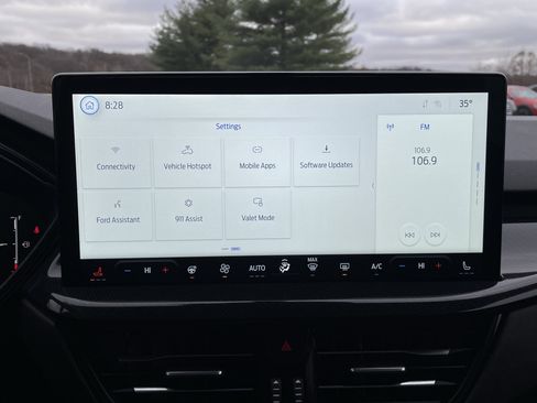 Used 2025 Ford Escape ST-Line w/ Equipment Group 301A image 30