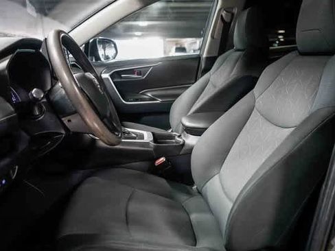 Certified 2019 Toyota RAV4 XLE image 18