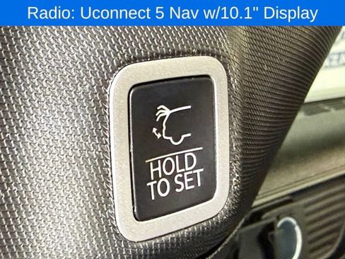Used 2023 Jeep Grand Cherokee Limited w/ Luxury Tech Group II AWD/4WD image 15