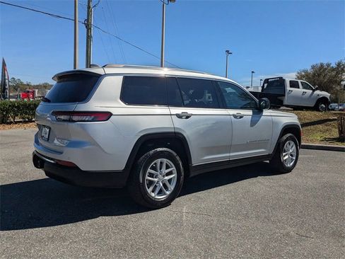 Certified 2023 Jeep Grand Cherokee L Laredo image 3