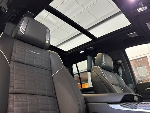 New 2026 Cadillac Escalade ESV V AWD/4WD image 18