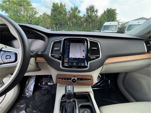 Used 2019 Volvo XC90 T6 Inscription w/ Protection Package Premier image 11