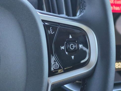 New 2026 Volvo XC90 B6 Plus w/ Protection Package Premier image 24