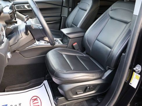 Used 2022 Ford Explorer XLT w/ Equipment Group 202A image 42