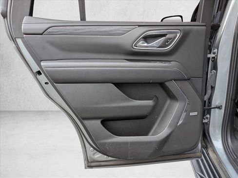 Used 2024 GMC Yukon SLT image 12