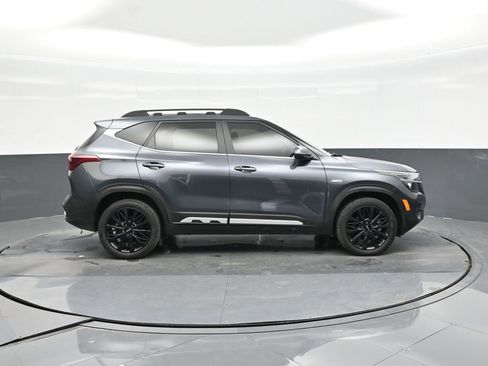 Used 2022 Kia Seltos Nightfall Edition image 17