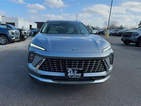 New 2026 Buick Envision Avenir image 3