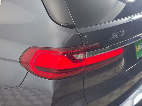 Used 2022 BMW X7 xDrive40i w/ Parking Assistance Package image 36