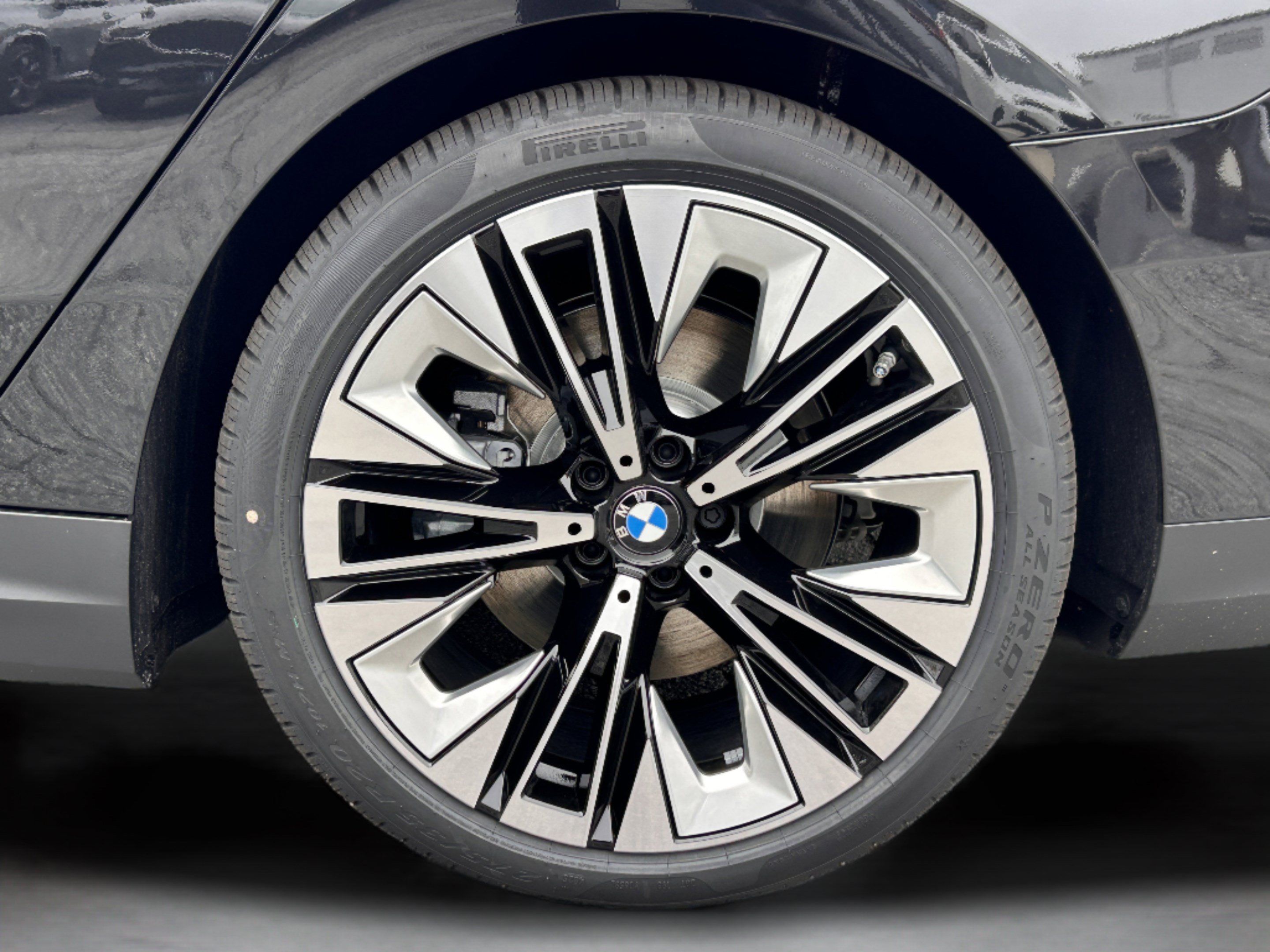 Used 2026 BMW i5 eDrive40 w/ Premium Package RWD image 37