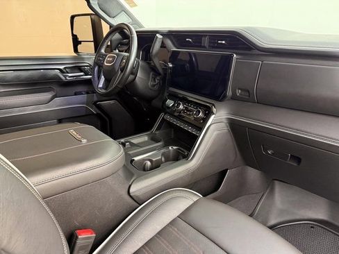 Used 2024 GMC Sierra 2500 AT4X image 26