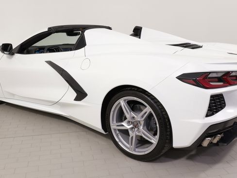 Used 2024 Chevrolet Corvette Stingray Preferred Conv w/ 2LT image 13