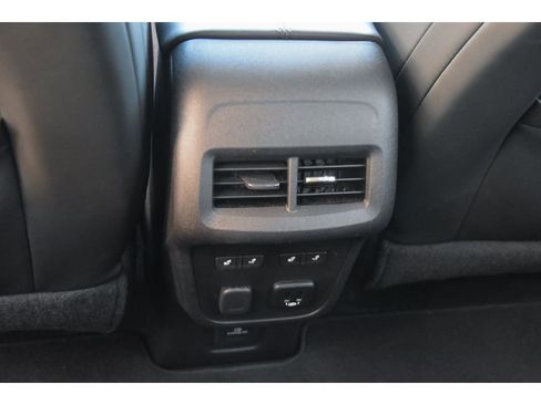 Used 2018 Chevrolet Equinox Premier image 15