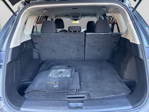 Used 2023 Nissan Rogue SV image 11