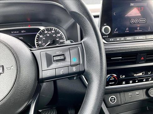 Used 2023 Nissan Rogue SV FWD image 19