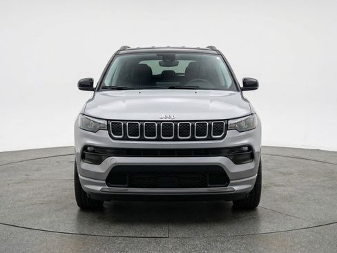 Used 2025 Jeep Compass Limited image 2