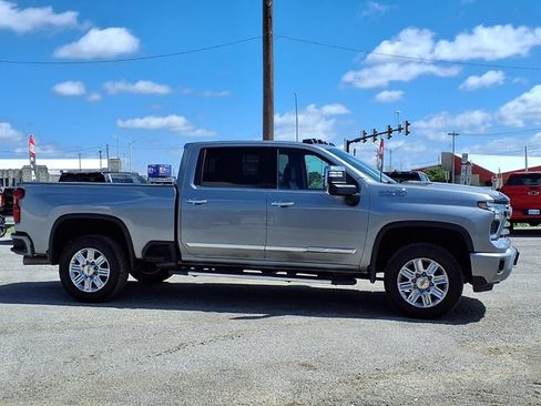 Used 2024 Chevrolet Silverado 3500 High Country AWD/4WD image 22