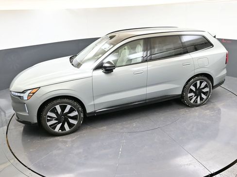 New 2025 Volvo EX90 Ultra image 36