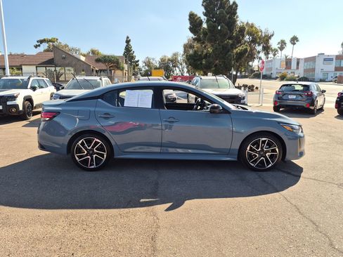 Used 2025 Nissan Sentra SR FWD image 5