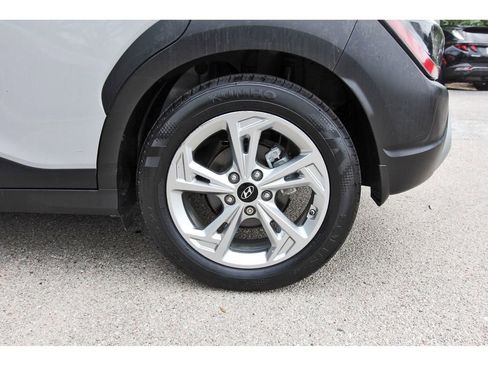 Used 2022 Hyundai Kona SEL FWD image 31