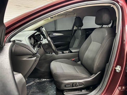 Used 2019 Buick Regal Preferred image 10