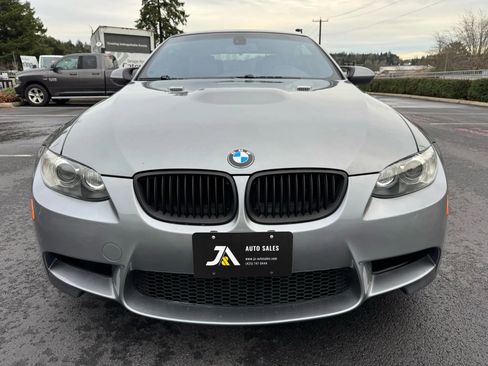 Used 2009 BMW M3 Convertible 2D image 3