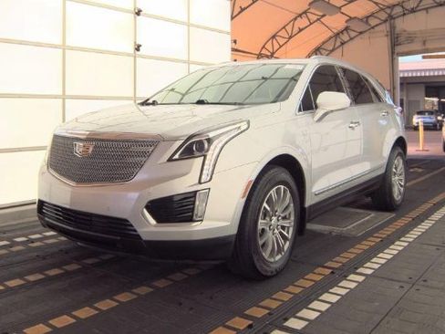 Used 2017 Cadillac XT5 Luxury w/ Driver Awareness Package image 2