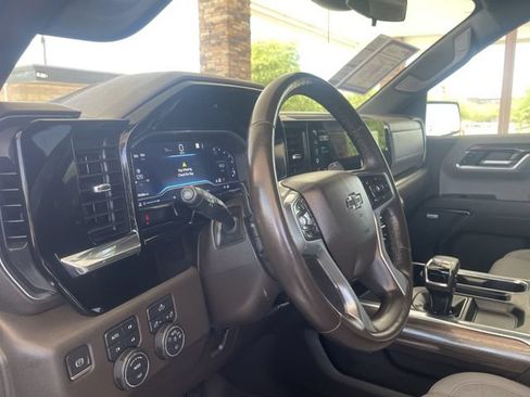 Used 2023 Chevrolet Silverado 1500 LT Trail Boss w/ Convenience Package II AWD/4WD image 10
