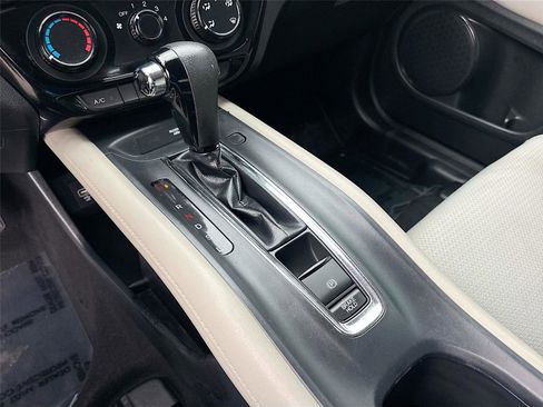 Used 2019 Honda HR-V LX image 17