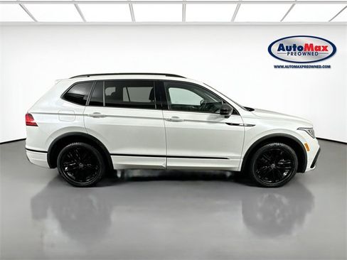 Used 2022 Volkswagen Tiguan SE R-Line image 10