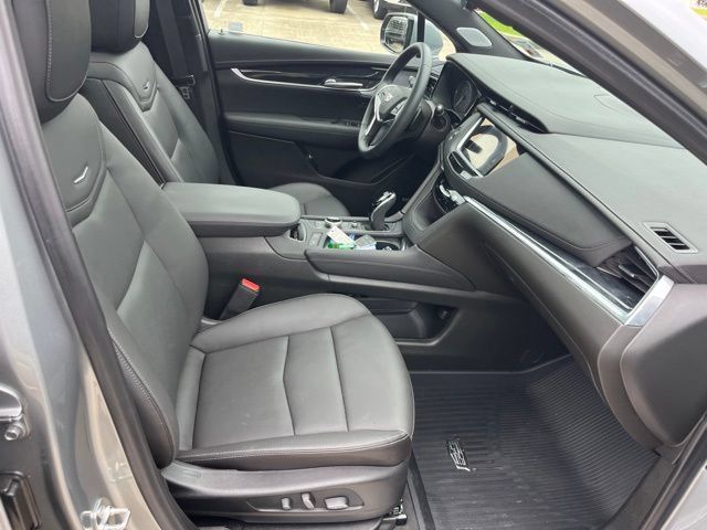 Certified 2026 Cadillac XT5 Premium Luxury w/ Driver Assist Package FWD image 40