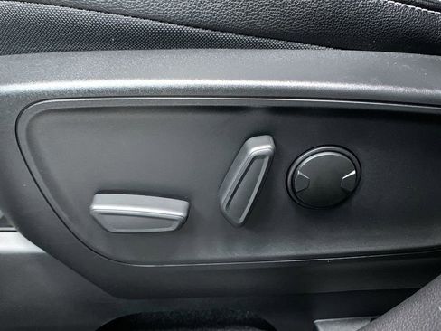 New 2023 Ford Escape SE w/ PHEV Premium Package FWD image 19