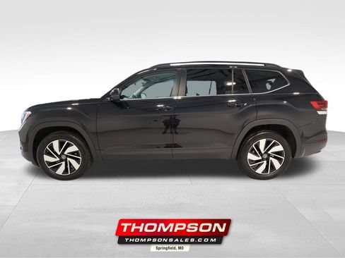 Used 2026 Volkswagen Atlas SE AWD/4WD image 1