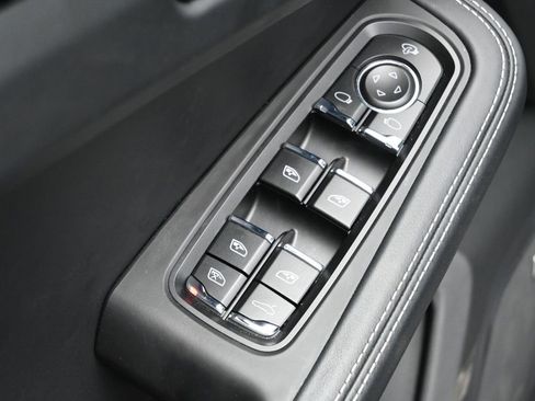 Certified 2024 Porsche Macan S w/ Premium Plus Package image 9