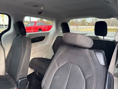 Used 2018 Chrysler Pacifica Touring Plus w/ Tire & Wheel Group image 17