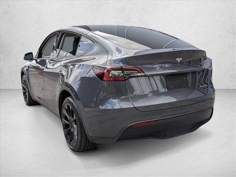Used 2023 Tesla Model Y Long Range image 8
